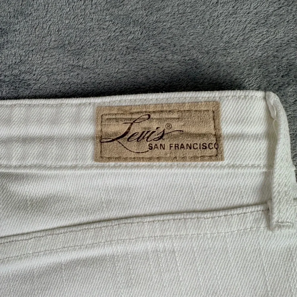 Levi's Womens 12/31 White Demi Curve Classic‎ Straight Leg Cropped Jeans Stretch